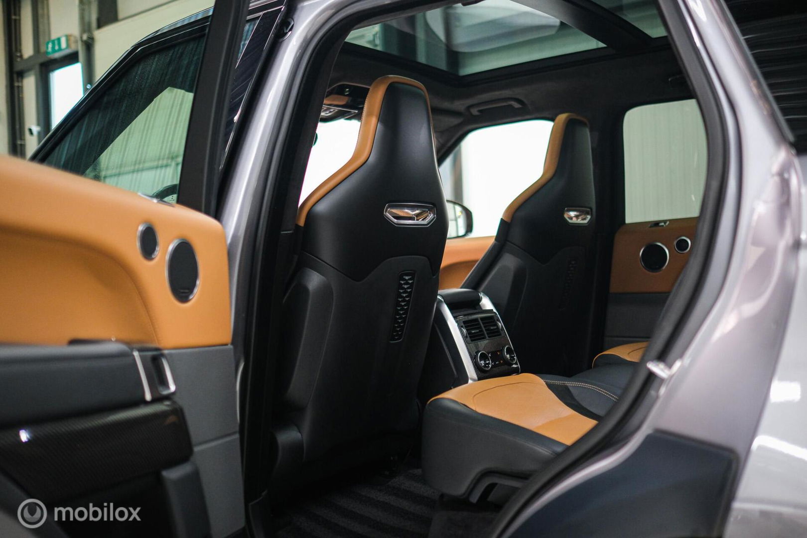 Land Rover Range Rover Sport P575 SVR Carbon Edition