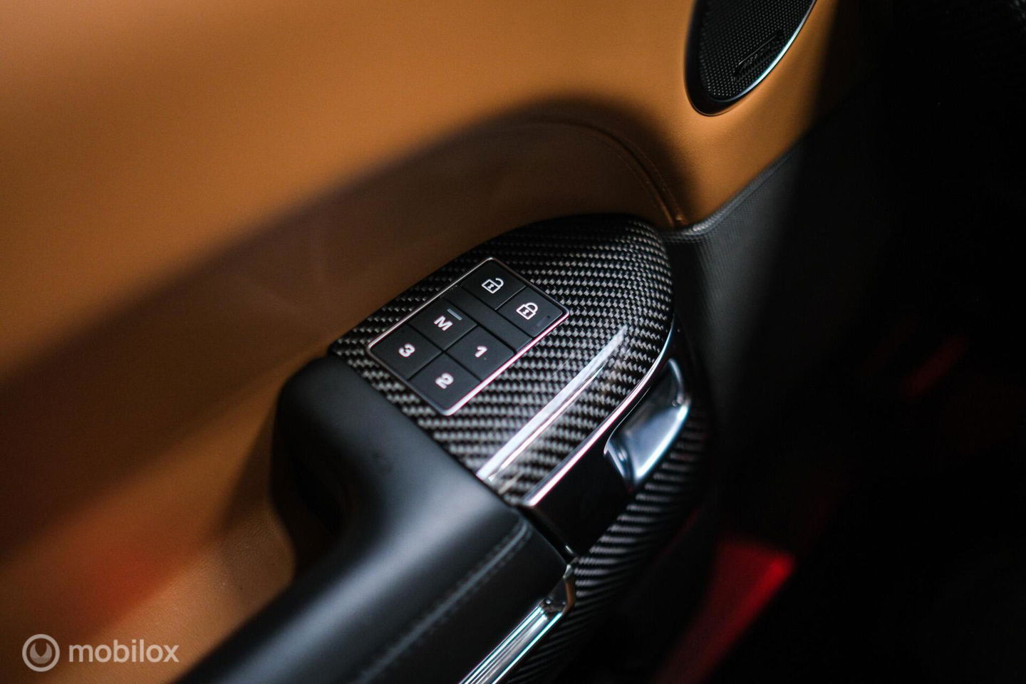 Land Rover Range Rover Sport P575 SVR Carbon Edition