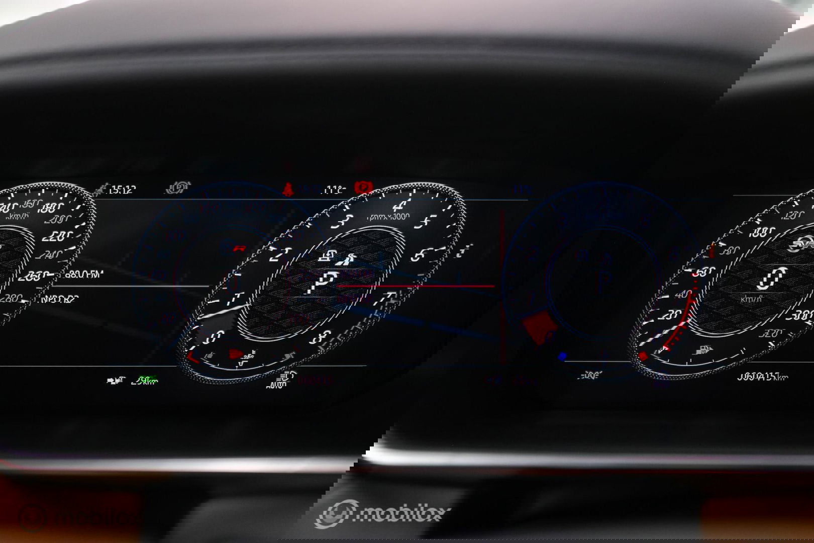 Land Rover Range Rover Sport P575 SVR Carbon Edition