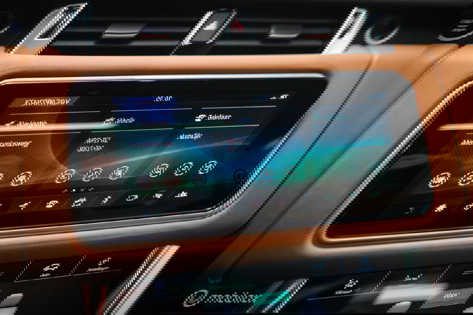 Land Rover Range Rover Sport P575 SVR Carbon Edition