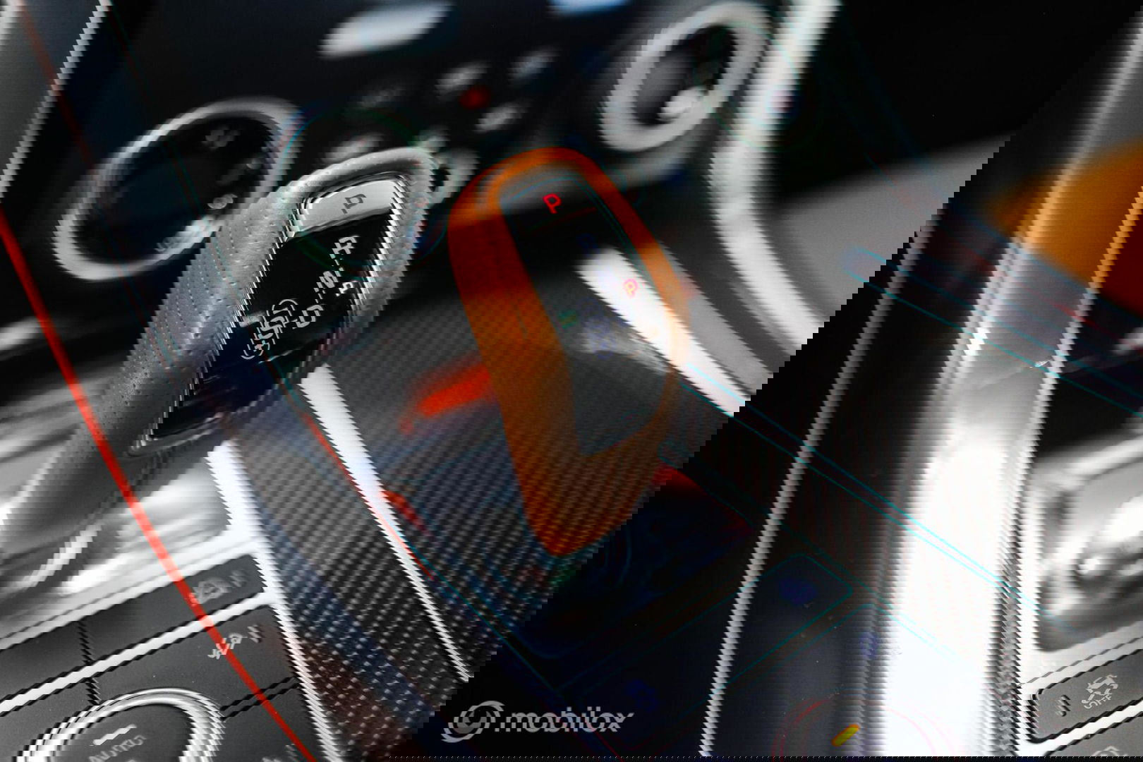 Land Rover Range Rover Sport P575 SVR Carbon Edition