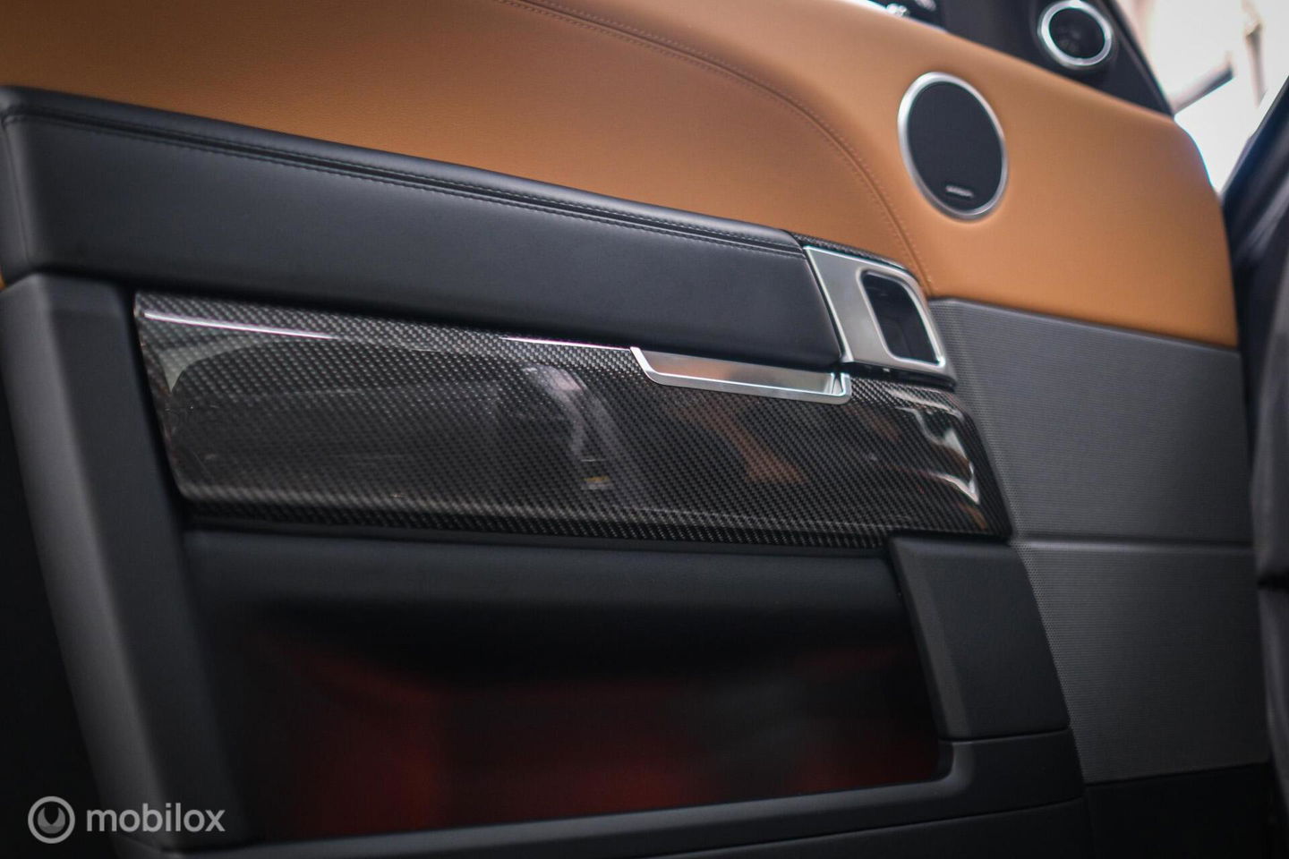 Land Rover Range Rover Sport P575 SVR Carbon Edition