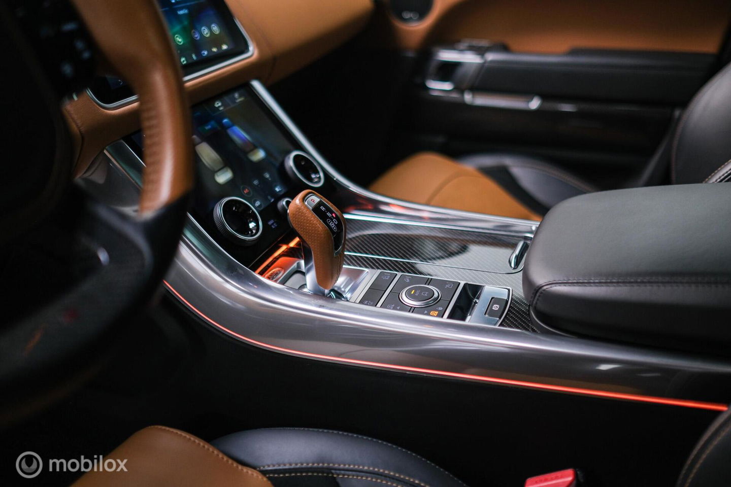 Land Rover Range Rover Sport P575 SVR Carbon Edition