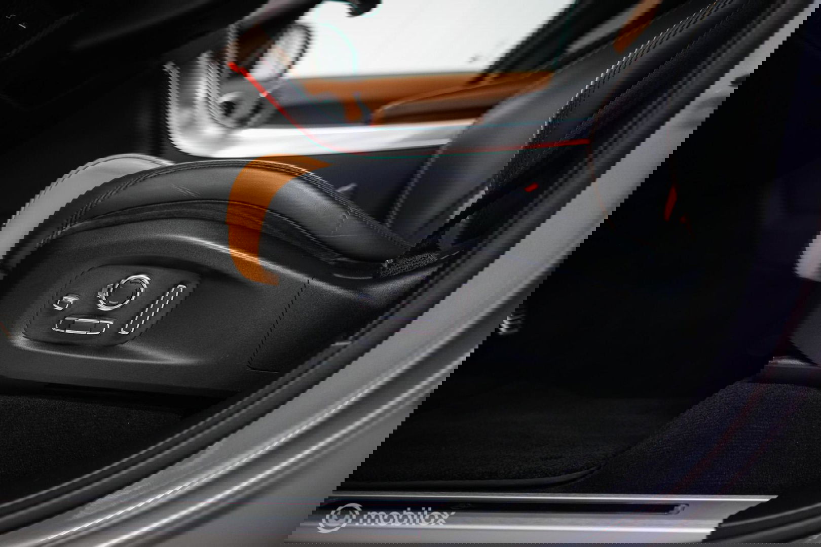 Land Rover Range Rover Sport P575 SVR Carbon Edition