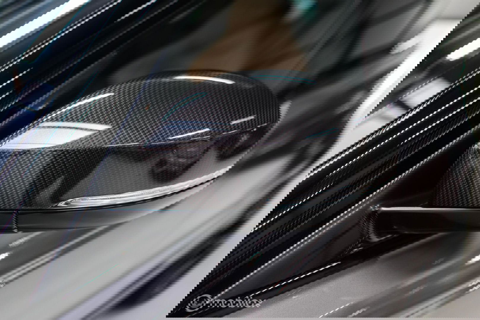 Land Rover Range Rover Sport P575 SVR Carbon Edition