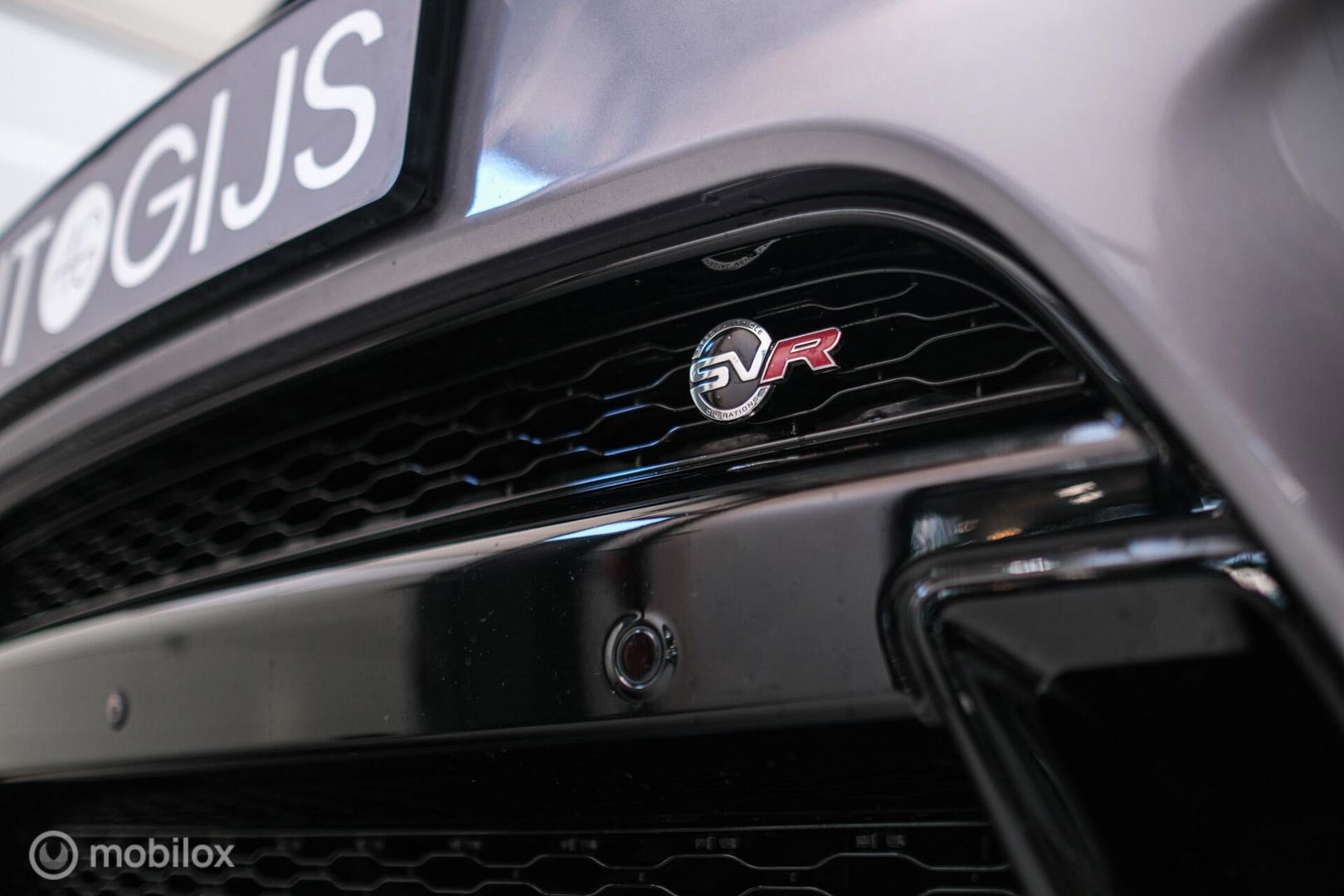 Land Rover Range Rover Sport P575 SVR Carbon Edition