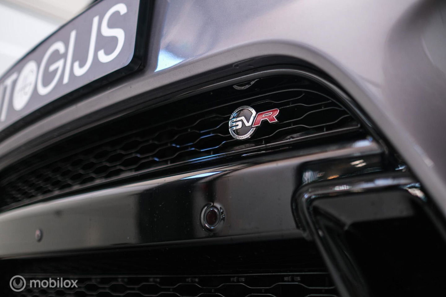 Land Rover Range Rover Sport P575 SVR Carbon Edition