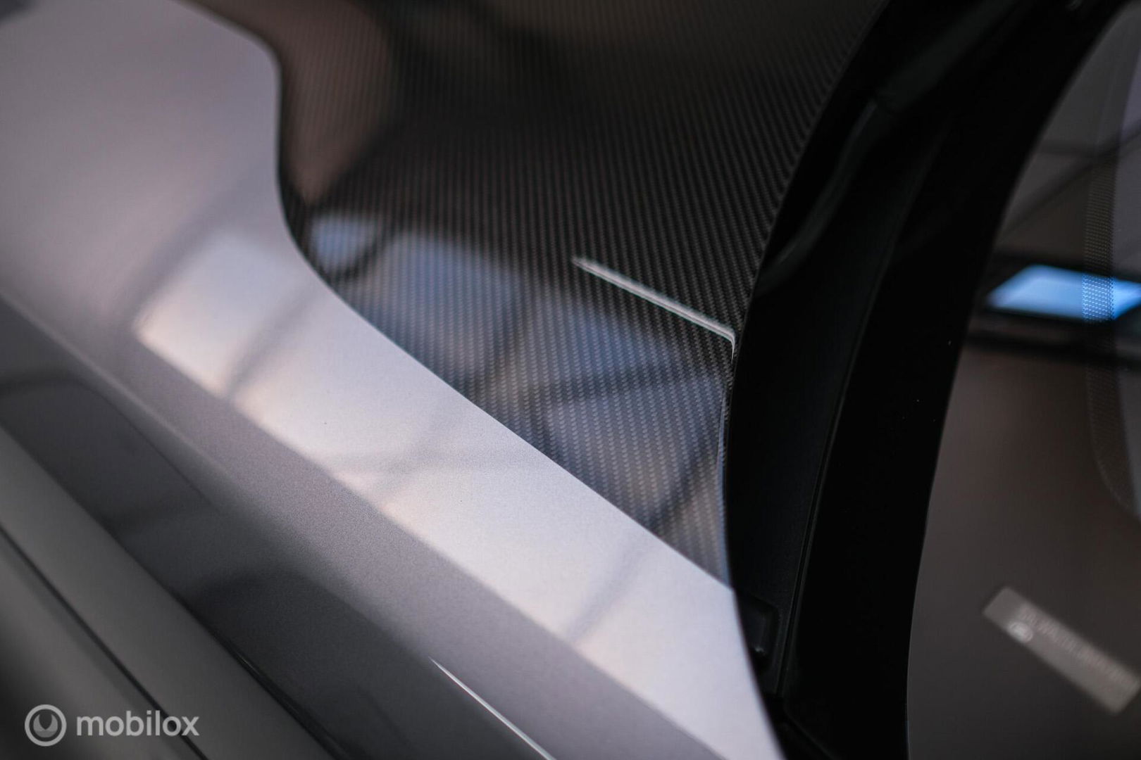 Land Rover Range Rover Sport P575 SVR Carbon Edition