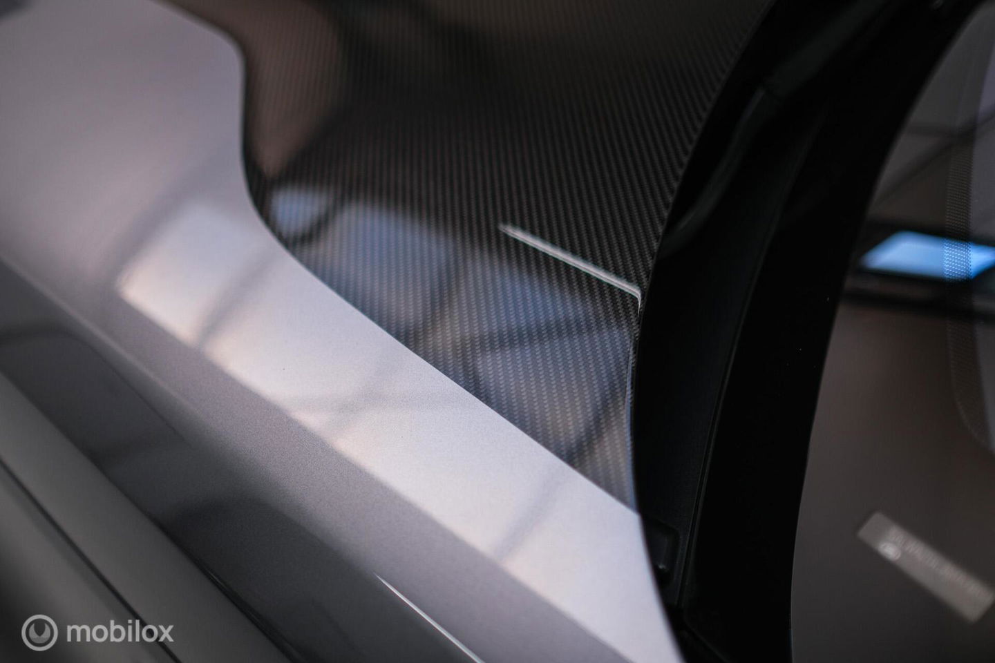 Land Rover Range Rover Sport P575 SVR Carbon Edition