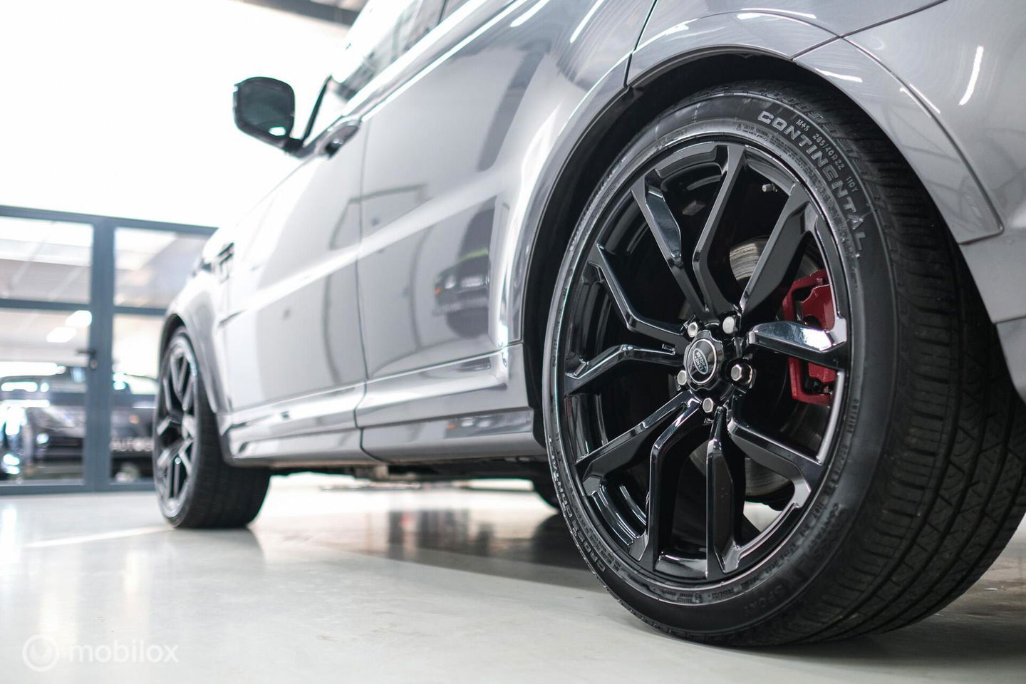 Land Rover Range Rover Sport P575 SVR Carbon Edition