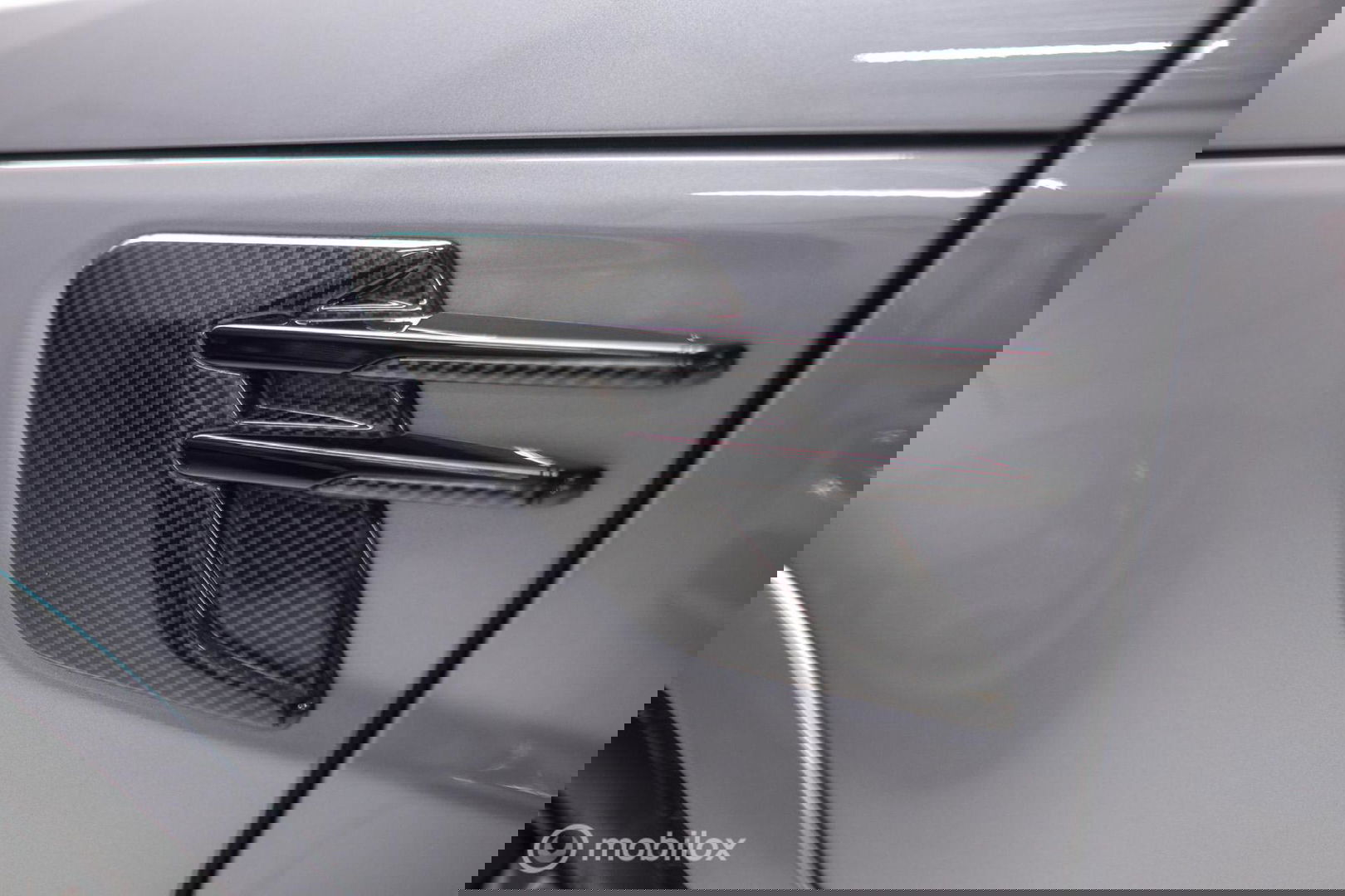 Land Rover Range Rover Sport P575 SVR Carbon Edition