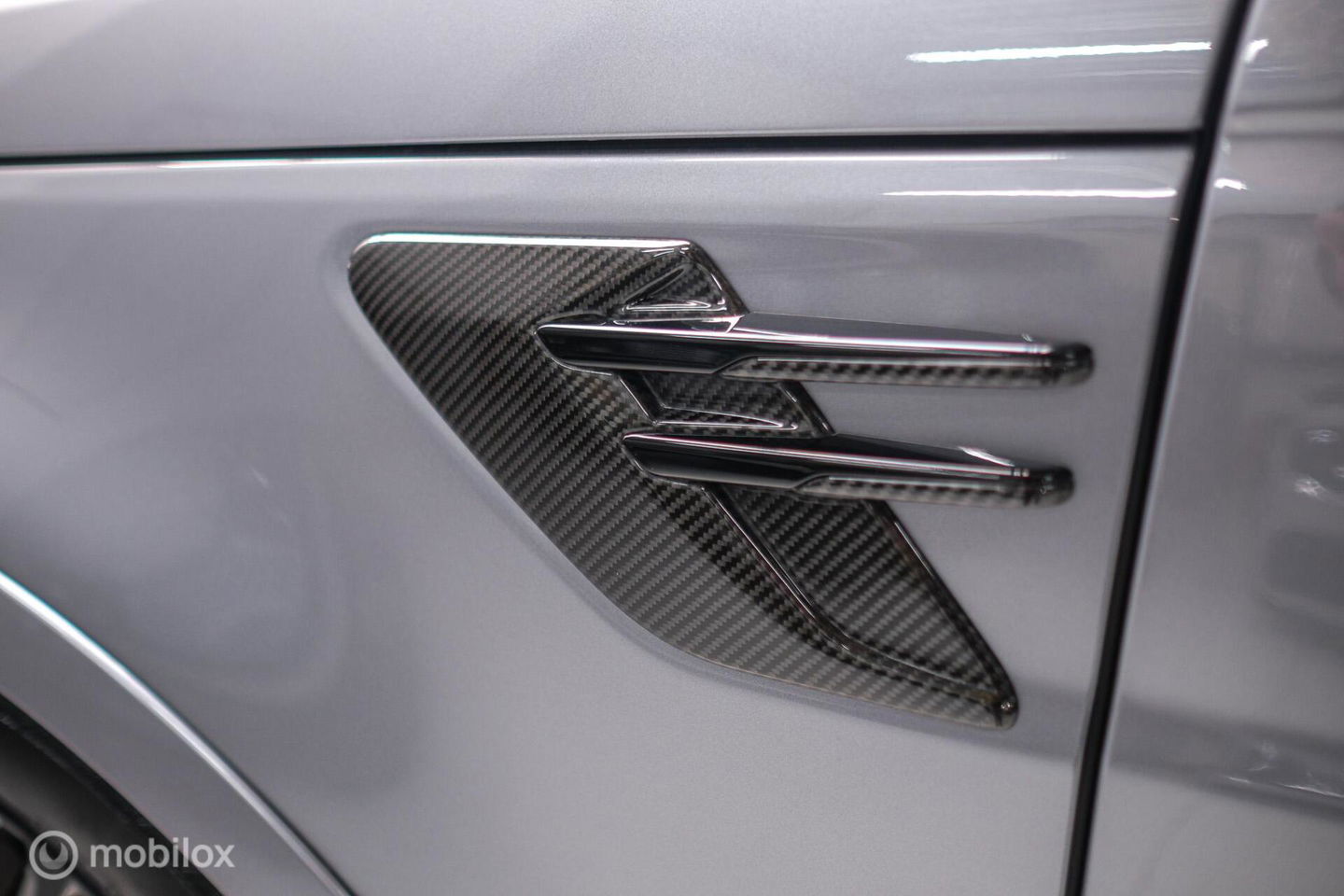 Land Rover Range Rover Sport P575 SVR Carbon Edition