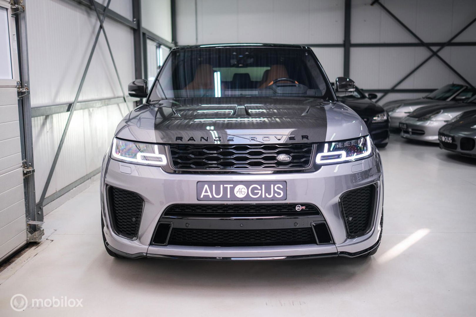 Land Rover Range Rover Sport P575 SVR Carbon Edition