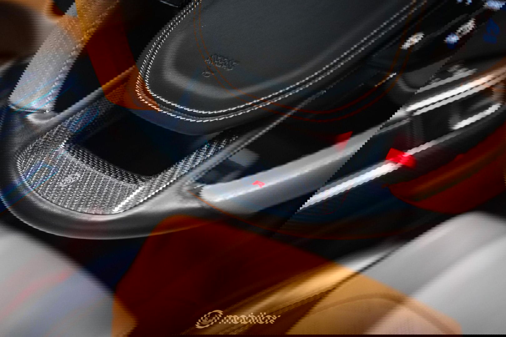 Land Rover Range Rover Sport P575 SVR Carbon Edition