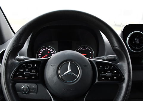 Mercedes-Benz Sprinter 319 V6 3.0 CDI L2H2 Camera, Cruise, 10,5'' Mbux, Automaat, Carplay, Multimedia, Trekhaak, Uniek!