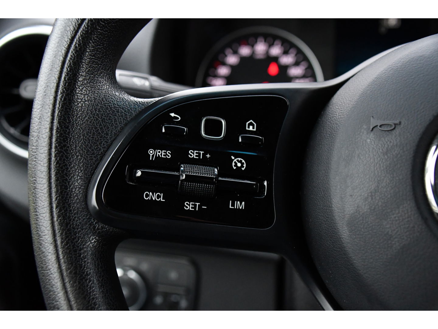 Mercedes-Benz Sprinter 319 V6 3.0 CDI L2H2 Camera, Cruise, 10,5'' Mbux, Automaat, Carplay, Multimedia, Trekhaak, Uniek!