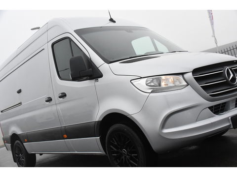 Mercedes-Benz Sprinter 319 V6 3.0 CDI L2H2 Camera, Cruise, 10,5'' Mbux, Automaat, Carplay, Multimedia, Trekhaak, Uniek!