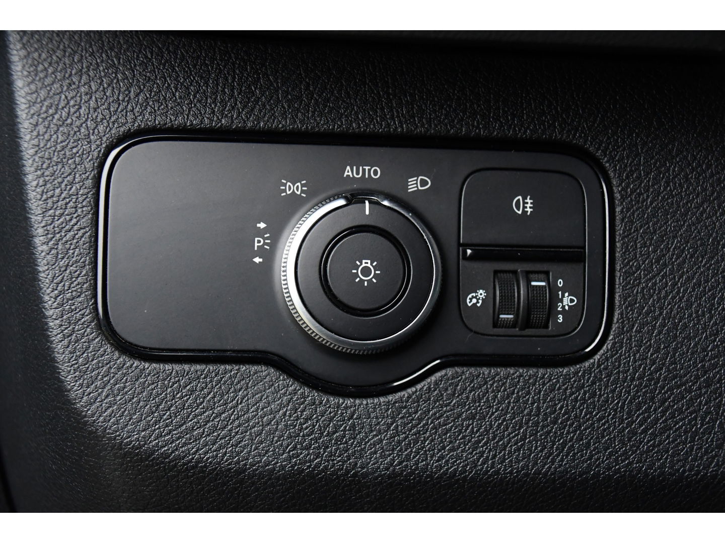 Mercedes-Benz Sprinter 319 V6 3.0 CDI L2H2 Camera, Cruise, 10,5'' Mbux, Automaat, Carplay, Multimedia, Trekhaak, Uniek!