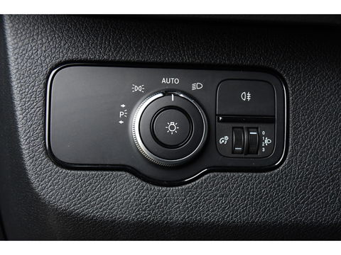 Mercedes-Benz Sprinter 319 V6 3.0 CDI L2H2 Camera, Cruise, 10,5'' Mbux, Automaat, Carplay, Multimedia, Trekhaak, Uniek!