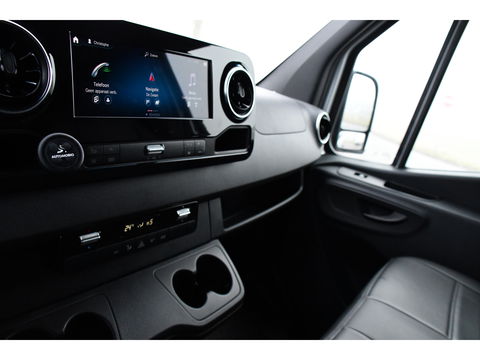Mercedes-Benz Sprinter 319 V6 3.0 CDI L2H2 Camera, Cruise, 10,5'' Mbux, Automaat, Carplay, Multimedia, Trekhaak, Uniek!