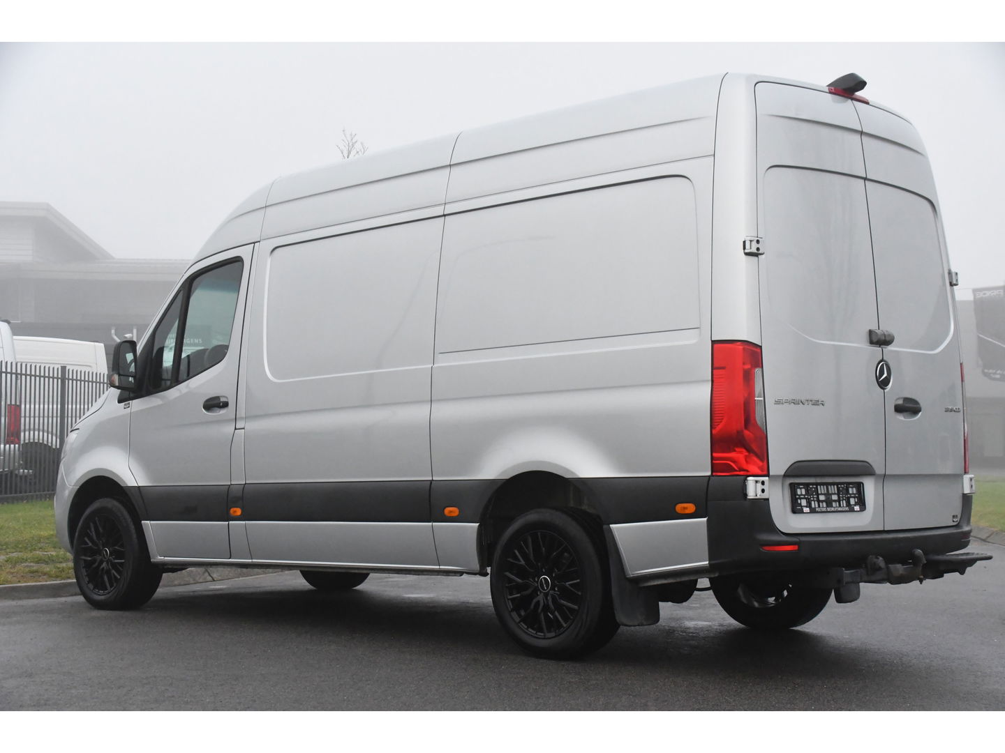Mercedes-Benz Sprinter 319 V6 3.0 CDI L2H2 Camera, Cruise, 10,5'' Mbux, Automaat, Carplay, Multimedia, Trekhaak, Uniek!