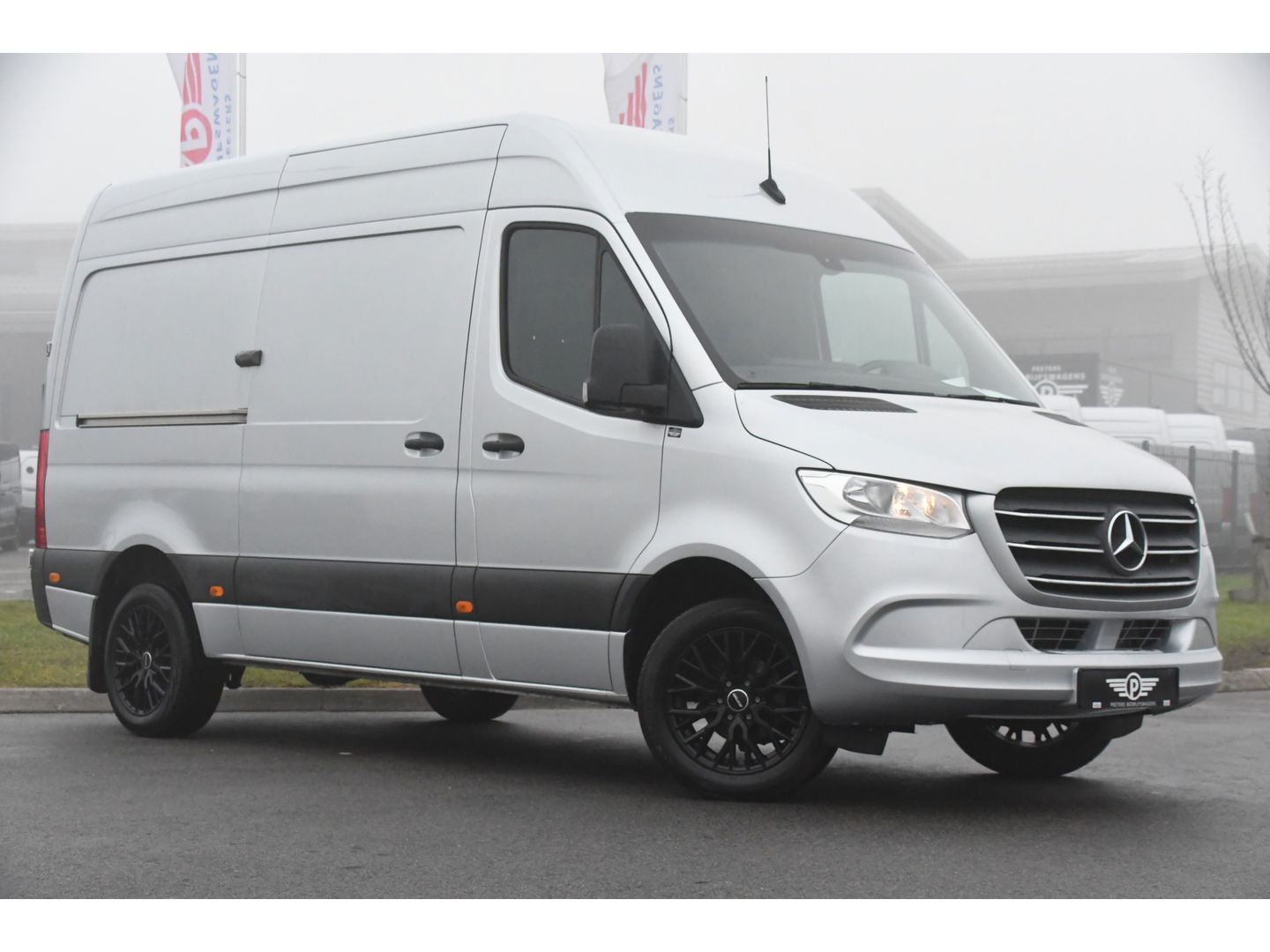 Mercedes-Benz Sprinter 319 V6 3.0 CDI L2H2 Camera, Cruise, 10,5'' Mbux, Automaat, Carplay, Multimedia, Trekhaak, Uniek!