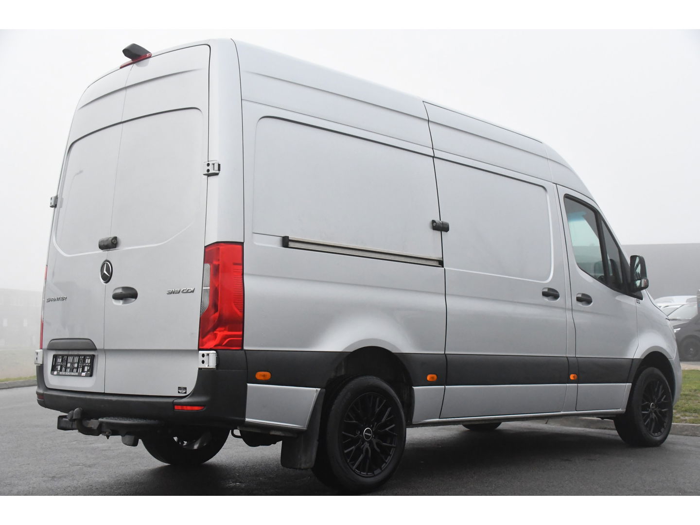 Mercedes-Benz Sprinter 319 V6 3.0 CDI L2H2 Camera, Cruise, 10,5'' Mbux, Automaat, Carplay, Multimedia, Trekhaak, Uniek!
