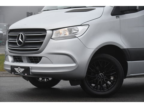 Mercedes-Benz Sprinter 319 V6 3.0 CDI L2H2 Camera, Cruise, 10,5'' Mbux, Automaat, Carplay, Multimedia, Trekhaak, Uniek!