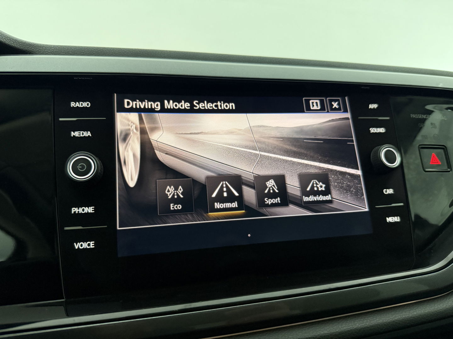 Volkswagen Polo 1.0 TSI Highline | Carplay | Adap. Cruise | Clima | LED | Parkeersens. | NAP