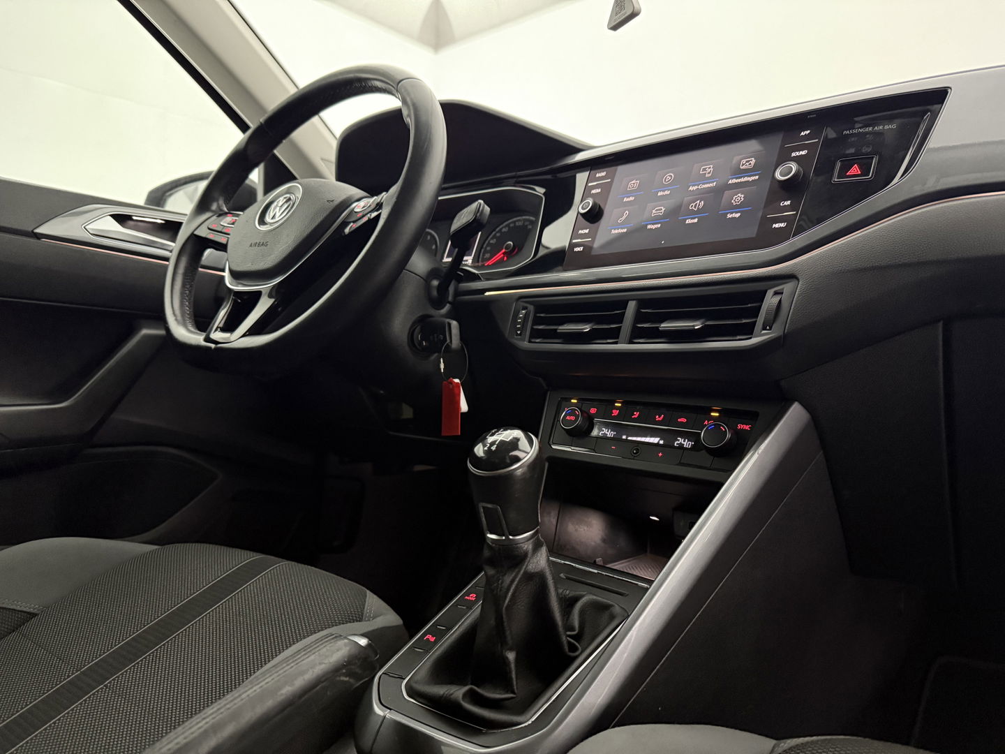 Volkswagen Polo 1.0 TSI Highline | Carplay | Adap. Cruise | Clima | LED | Parkeersens. | NAP