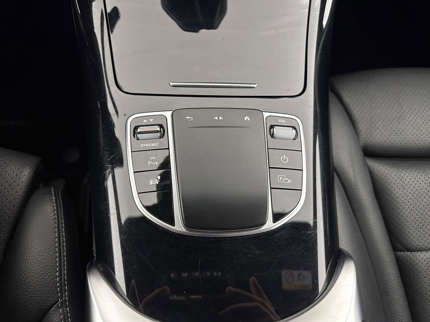 Mercedes-Benz EQC 400 4MATIC Business Solution Luxury 80 kWh {SOH-89%} (INCL.BTW) Aut.*LEATHER | FULL-LED | DISTRONIC | BLINDSPOT | HEATED-COMFORTSEATS | DIGI-WIDESCREEN | DAB+ | KEYLESS | AMBIENTLIGHT | NAVI-FULLMAP | ECC | PRIVACY-GLASS | PDC | 20''ALU*