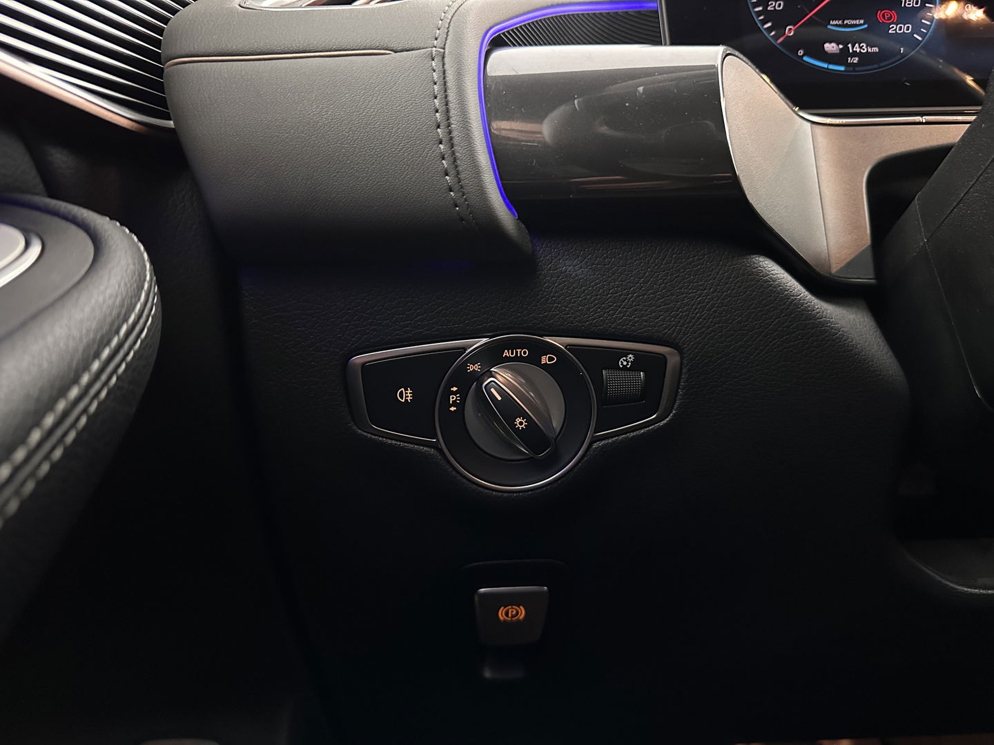 Mercedes-Benz EQC 400 4MATIC Business Solution Luxury 80 kWh {SOH-89%} (INCL.BTW) Aut.*LEATHER | FULL-LED | DISTRONIC | BLINDSPOT | HEATED-COMFORTSEATS | DIGI-WIDESCREEN | DAB+ | KEYLESS | AMBIENTLIGHT | NAVI-FULLMAP | ECC | PRIVACY-GLASS | PDC | 20''ALU*