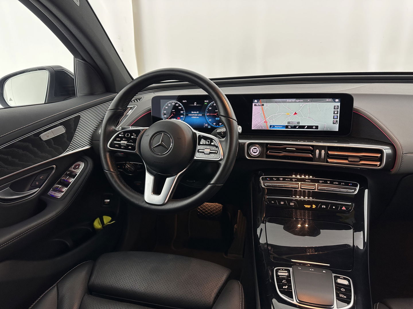 Mercedes-Benz EQC 400 4MATIC Business Solution Luxury 80 kWh {SOH-89%} (INCL.BTW) Aut.*LEATHER | FULL-LED | DISTRONIC | BLINDSPOT | HEATED-COMFORTSEATS | DIGI-WIDESCREEN | DAB+ | KEYLESS | AMBIENTLIGHT | NAVI-FULLMAP | ECC | PRIVACY-GLASS | PDC | 20''ALU*