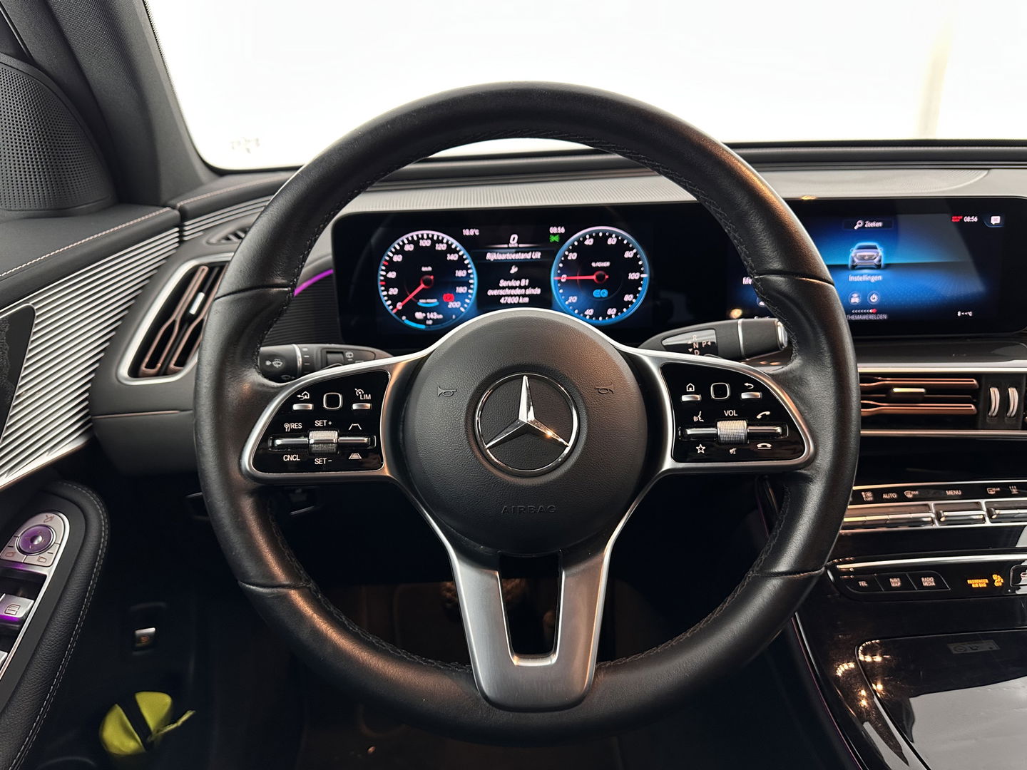 Mercedes-Benz EQC 400 4MATIC Business Solution Luxury 80 kWh {SOH-89%} (INCL.BTW) Aut.*LEATHER | FULL-LED | DISTRONIC | BLINDSPOT | HEATED-COMFORTSEATS | DIGI-WIDESCREEN | DAB+ | KEYLESS | AMBIENTLIGHT | NAVI-FULLMAP | ECC | PRIVACY-GLASS | PDC | 20''ALU*