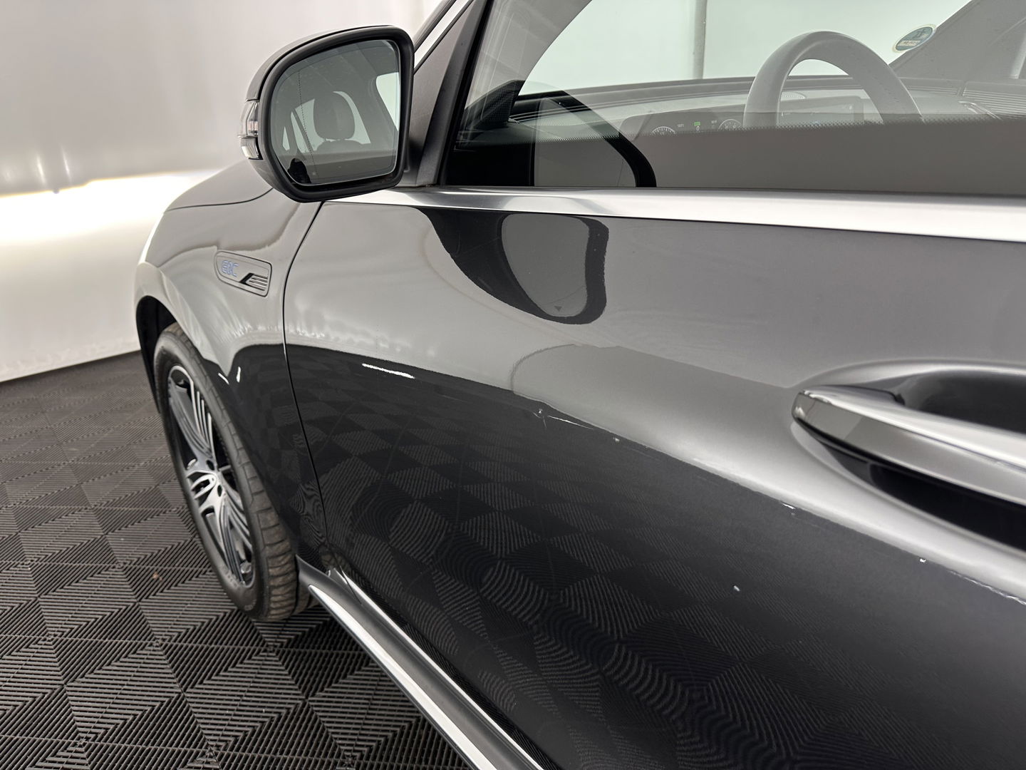 Mercedes-Benz EQC 400 4MATIC Business Solution Luxury 80 kWh {SOH-89%} (INCL.BTW) Aut.*LEATHER | FULL-LED | DISTRONIC | BLINDSPOT | HEATED-COMFORTSEATS | DIGI-WIDESCREEN | DAB+ | KEYLESS | AMBIENTLIGHT | NAVI-FULLMAP | ECC | PRIVACY-GLASS | PDC | 20''ALU*