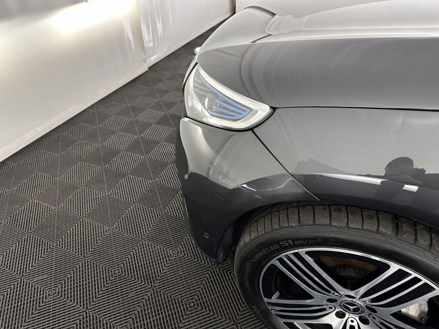 Mercedes-Benz EQC 400 4MATIC Business Solution Luxury 80 kWh {SOH-89%} (INCL.BTW) Aut.*LEATHER | FULL-LED | DISTRONIC | BLINDSPOT | HEATED-COMFORTSEATS | DIGI-WIDESCREEN | DAB+ | KEYLESS | AMBIENTLIGHT | NAVI-FULLMAP | ECC | PRIVACY-GLASS | PDC | 20''ALU*