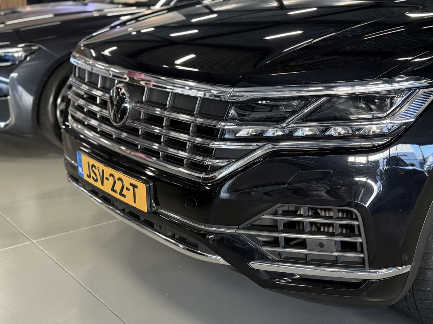 Volkswagen Touareg 3.0 TSI e-Hybrid 381PK / pano / 360° / trekhaak