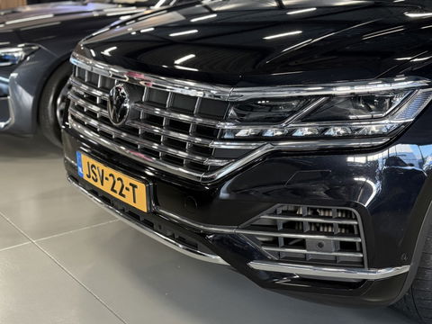 Volkswagen Touareg 3.0 TSI e-Hybrid 381PK / pano / 360° / trekhaak