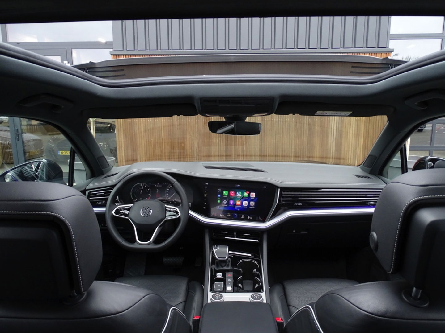 Volkswagen Touareg 3.0 TSI e-Hybrid 381PK / pano / 360° / trekhaak