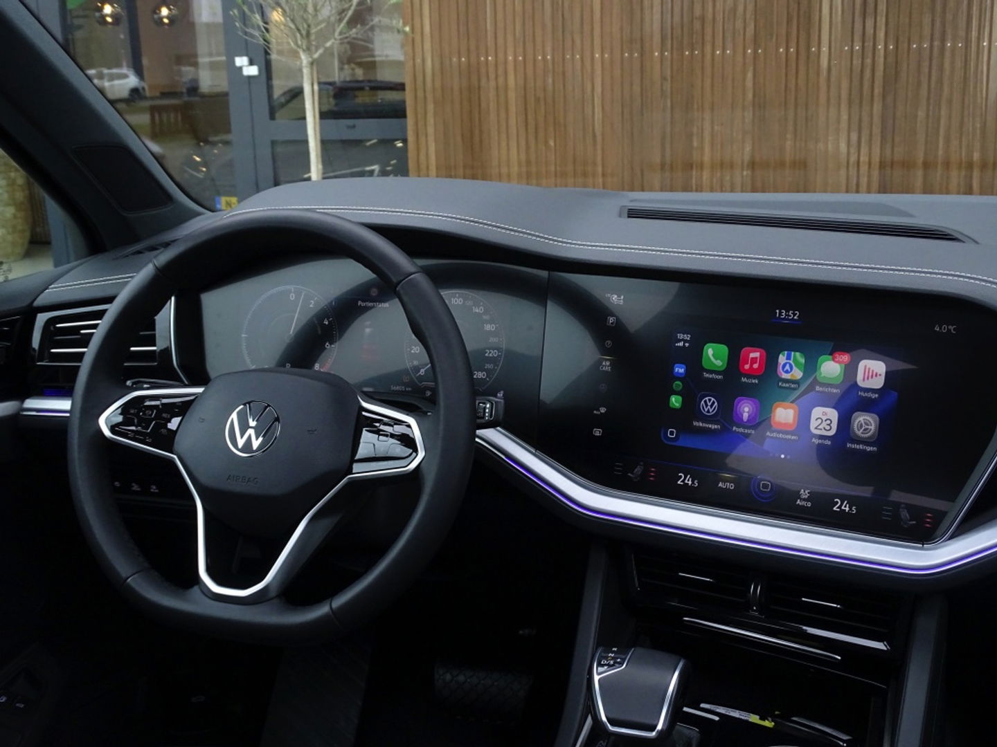 Volkswagen Touareg 3.0 TSI e-Hybrid 381PK / pano / 360° / trekhaak