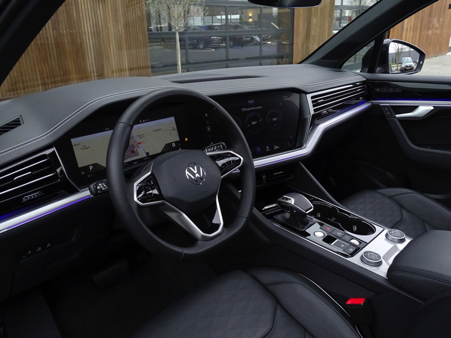 Volkswagen Touareg 3.0 TSI e-Hybrid 381PK / pano / 360° / trekhaak