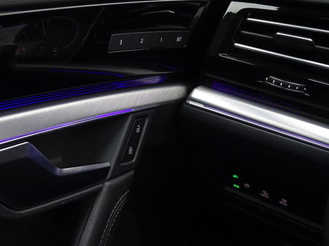 Volkswagen Touareg 3.0 TSI e-Hybrid 381PK / pano / 360° / trekhaak