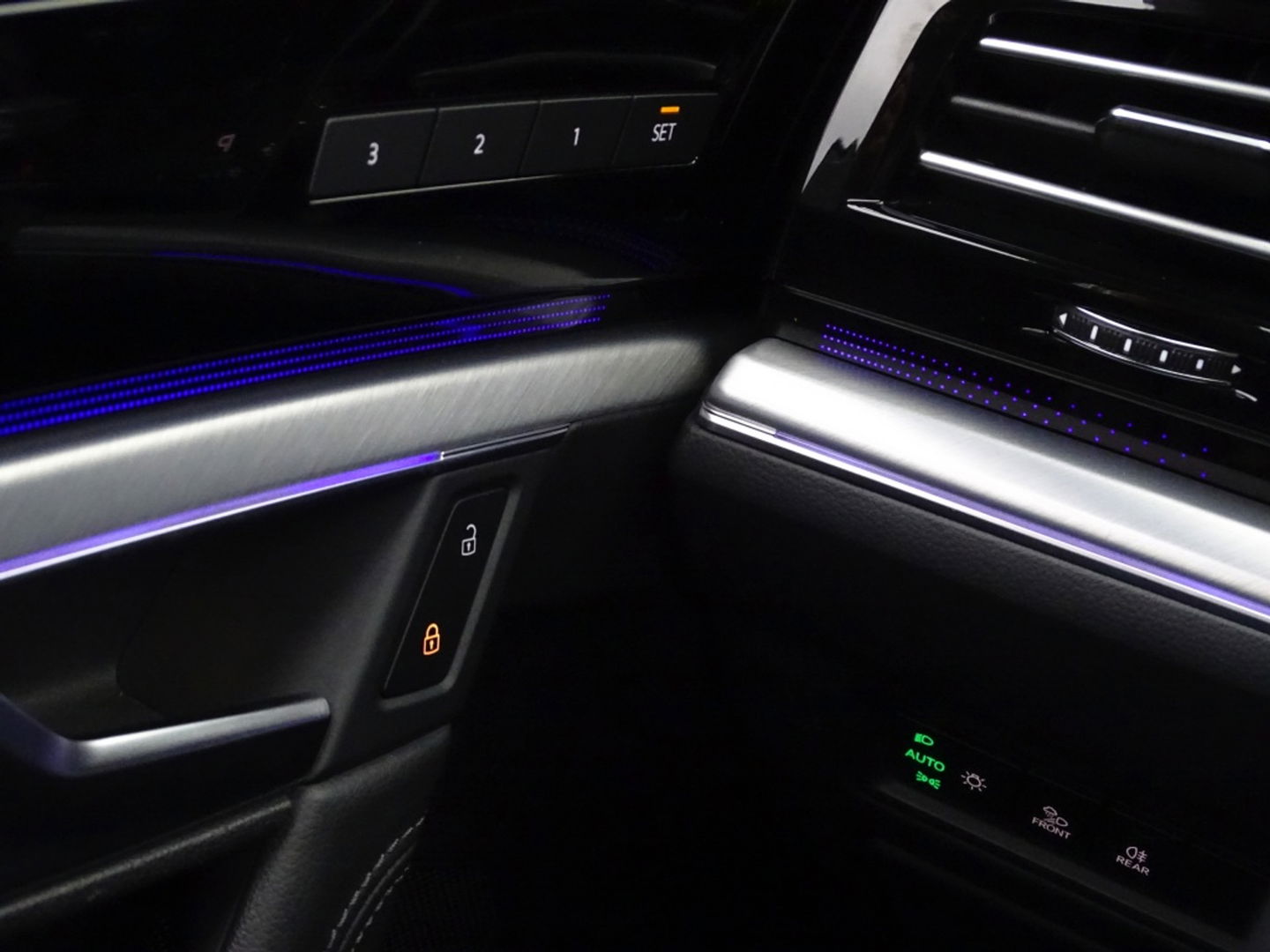 Volkswagen Touareg 3.0 TSI e-Hybrid 381PK / pano / 360° / trekhaak