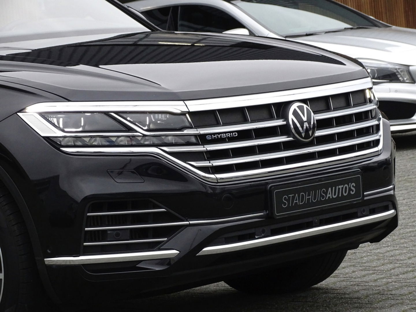 Volkswagen Touareg 3.0 TSI e-Hybrid 381PK / pano / 360° / trekhaak