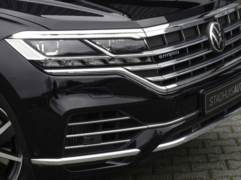 Volkswagen Touareg 3.0 TSI e-Hybrid 381PK / pano / 360° / trekhaak