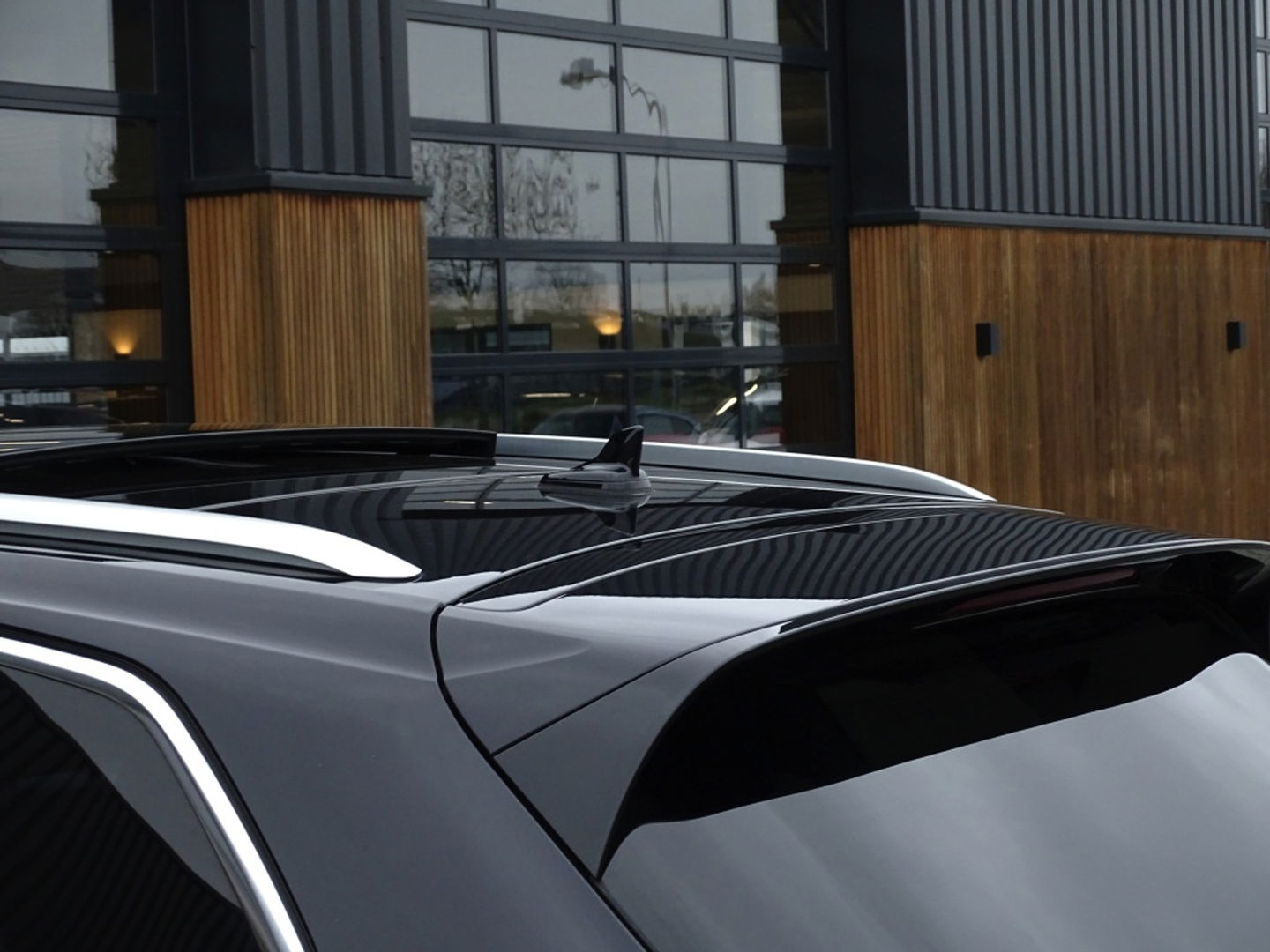 Volkswagen Touareg 3.0 TSI e-Hybrid 381PK / pano / 360° / trekhaak