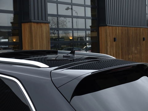 Volkswagen Touareg 3.0 TSI e-Hybrid 381PK / pano / 360° / trekhaak