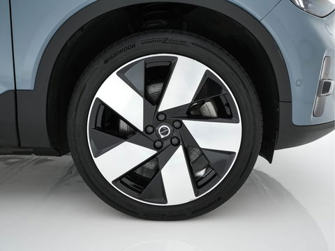 Volvo C40 Recharge Twin Intro Edition 78 kWh AWD [ 3-Fase ] {SOH-87%} (INCL-BTW) Aut. *HEATPUMP | PANO | LEATHER-ALCANTARA | DIGI-COCKPIT | FULL-LED | HARMAN/KARDON | TOPVIEW | NAVI-FULLMAP | ECC | PDC | KEYLESS | HEATED-SPORTSEATS | TOWBAR | PRIVACY-GLASS | 20