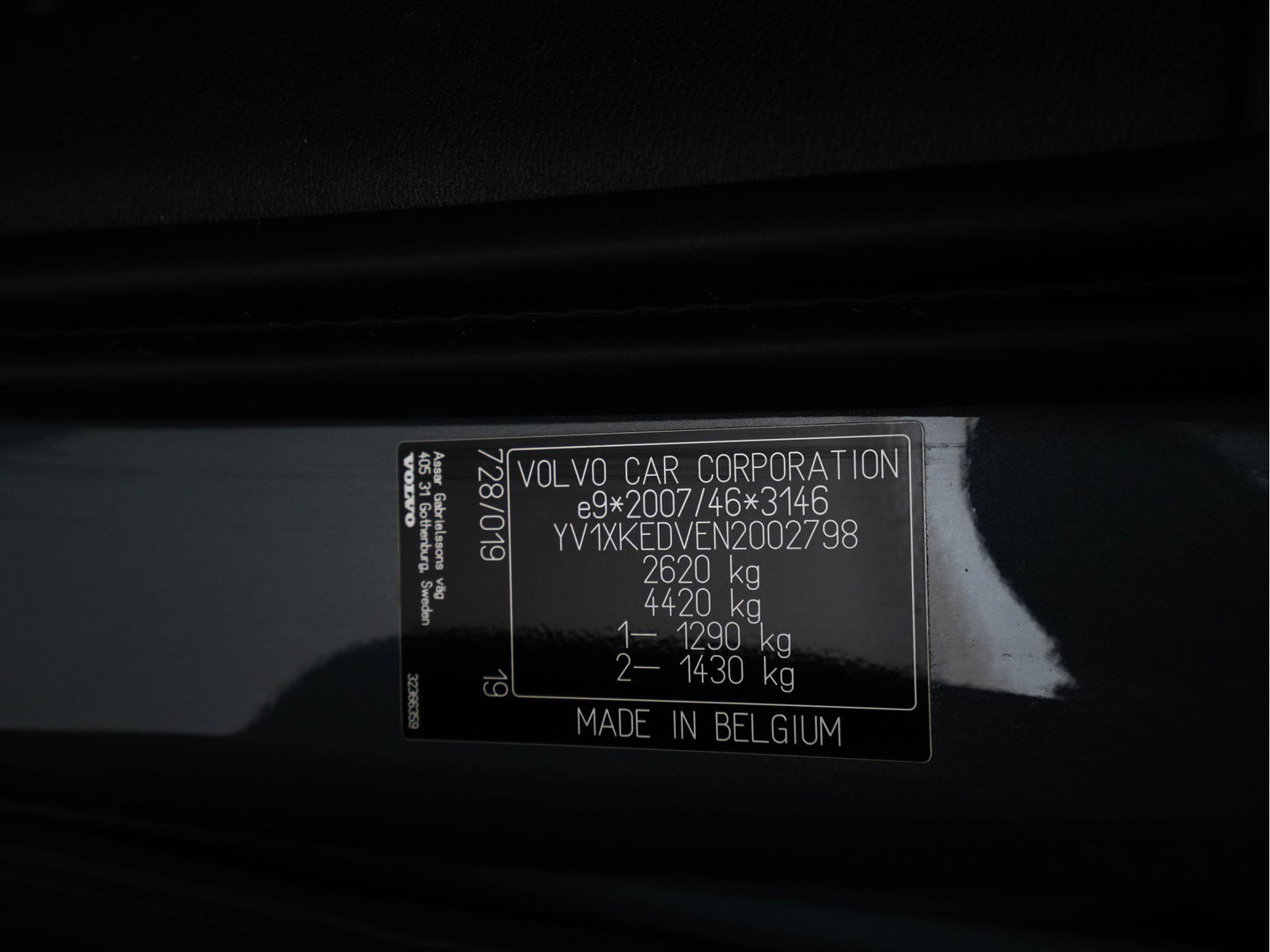 Volvo C40 Recharge Twin Intro Edition 78 kWh AWD [ 3-Fase ] {SOH-87%} (INCL-BTW) Aut. *HEATPUMP | PANO | LEATHER-ALCANTARA | DIGI-COCKPIT | FULL-LED | HARMAN/KARDON | TOPVIEW | NAVI-FULLMAP | ECC | PDC | KEYLESS | HEATED-SPORTSEATS | TOWBAR | PRIVACY-GLASS | 20