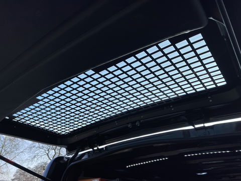 Renault Trafic 2.0 dCi 120pk T29 L2H1 Work Edition / vaste prijs rijklaar € 17.950 ex btw / lease vanaf € 302 / zwart metallic / ingerichte laadruimte / camera / airco / cruise / trekhaak !